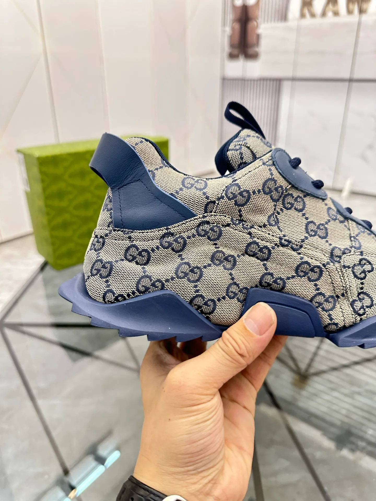 Men's shoes for sale 💰: 💰P580¥ Product trademark: Gucci* "Gucci*" low-top casual shoes Regular size: 38-45 (can be customized to 46) Large size Product materials: Upper imported cowhide stitching original material, breathable lining, original outsole. No.: 0008